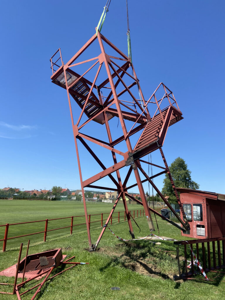 ocelové konstrukce svařování kovů montáž ocelových konstrukcí demontáž ocelových konstrukcí profesionální svařování kvalitní montáž zakázky na ocelové konstrukce výroba kovových konstrukcí